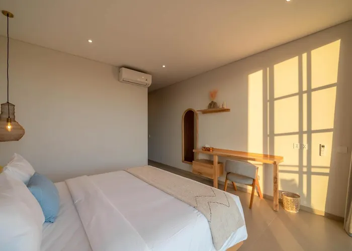 Loulou Bali - Brand New Tropical 3br Next To